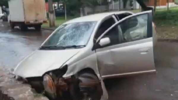Ciudad del Este: Tras robar G. 10.000, delincuente choca y termina detenido