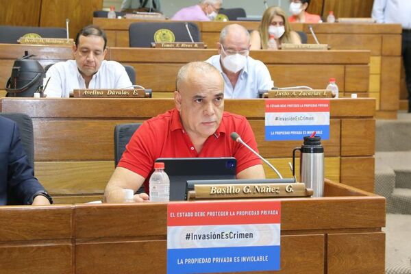 Trabajadoras sexuales, indignadas por atribuirles la maternidad de “Bachi” Núñez - Política - ABC Color