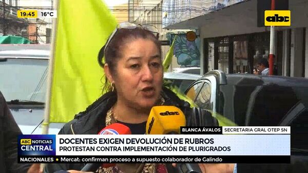 Docentes exigen devolución de rubros: Protestan contra implementación de plurigrados - ABC Noticias - ABC Color