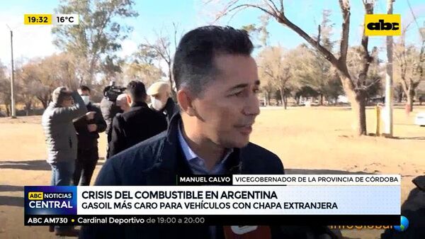 Crisis del combustible en Argentina: Venderán gasoil más caro para vehículos con chapa extranjera - ABC Noticias - ABC Color