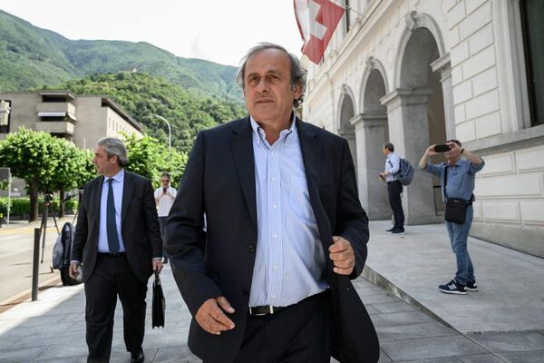 Blatter y Platini rechazan las acusaciones - Fútbol - ABC Color