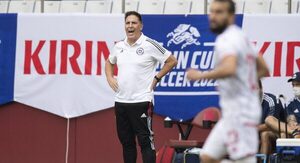 'Toto' Berizzo registra su segunda caída consecutiva con la Selección de Chile