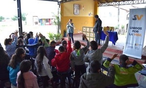 La Antsv enseña mediante juegos las normas de tránsito y seguridad vial a estudiantes de Lambaré - .::Agencia IP::.
