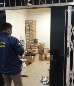 Roban casi 900 celulares de alta gama de un depósito de la Galería Hijazi - La Clave