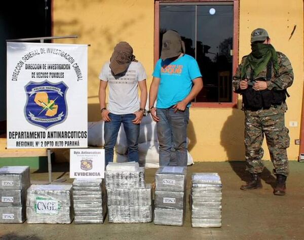 Dictan 13 años de cárcel a pilotos bolivianos detenidos con más de 220 kilos de cocaína