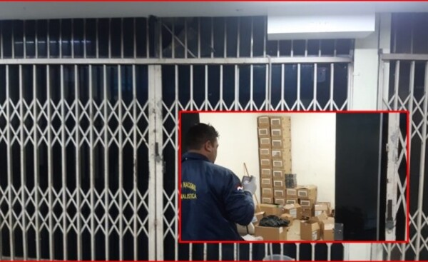 Asaltantes se llevan más de 800 celulares de la Galería Hijazi