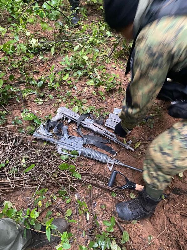 Puentesiño: encuentran fusiles sustraídos a policías asesinados  - Policiales - ABC Color