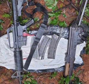 Hallan armas robadas a policías que fueron asesinados durante emboscada