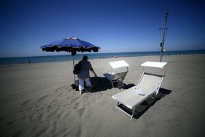 Italia frente al negocio oscuro de las playas privadas - Viajes - ABC Color