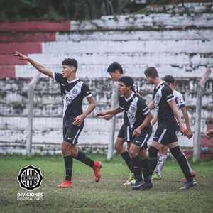 Olimpia sigue invicto en la Sub 15 - Fútbol - ABC Color