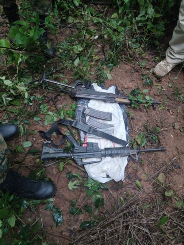 Hallan armas de policías asesinados por narcos en Puentesiño