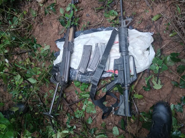 Hallan enterradas las armas de policías asesinados en Puentesiño - Noticiero Paraguay