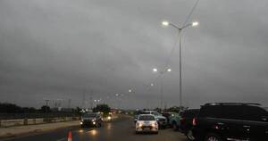 La Nación / Ande vuelve a iluminar Costanera Norte a un costo de G. 200 millones