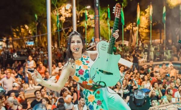 Crónica / Internaron a cantante villarriqueña y suspendieron todos sus shows