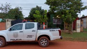 Delincuentes armados roban un vehículo en Coronel Oviedo - Noticiero Paraguay