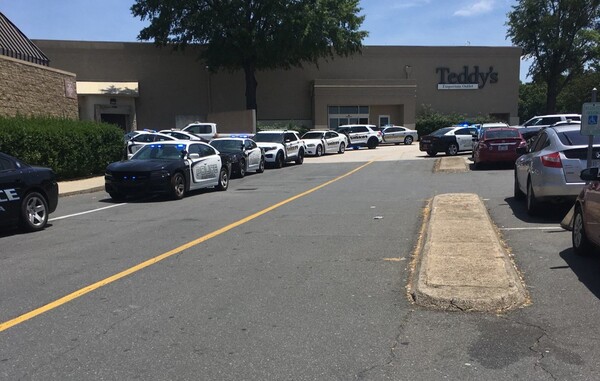 Tras un tiroteo en un centro comercial, al menos tres personas resultaron heridas en Carolina del Norte - Megacadena — Últimas Noticias de Paraguay