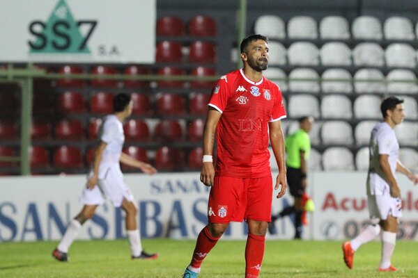 Versus / Santiago Salcedo no sigue en General Caballero de Juan León Mallorquín - PARAGUAYPE.COM