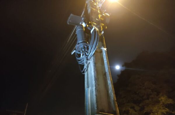 Adictos roban cables de Copaco y causan zozobra en San Lorenzo - Policiales - ABC Color