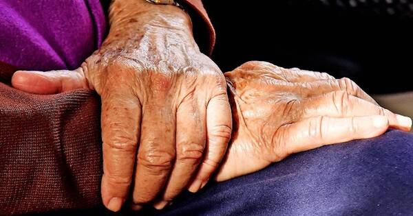 La Nación / Gestores falsos engañan y estafan a adultos mayores