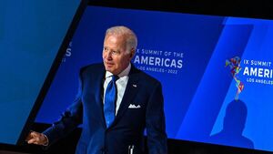 Biden criticó que Zelenski "no quiso escuchar" las advertencias sobre una invasión rusa - .::Agencia IP::.
