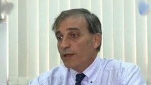Lamentan que crean más a médicos ñana que a doctores