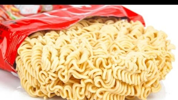 Se divorció de su esposa porque cocinaba todos los días fideo instantáneo