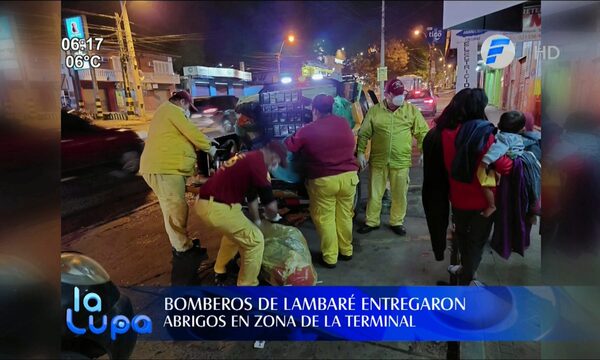 Bomberos entregaron abrigos y alimentos a personas en situación de calle | Telefuturo