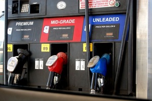 Precio del combustible alcanza nivel record en Estados Unidos | OnLivePy