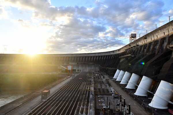 Alianza entre Itaipu y Undesa promueve la utilización sostenible del agua y de la energía - .::Agencia IP::.