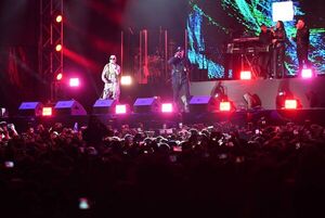Wisin & Yandel combaten al frío a puro baile - Música - ABC Color