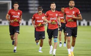 Crónica / En Perú declararon "feriado" para poder ver a su sele "clasificar al mundial"