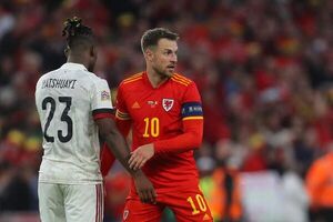 Brennan Johnson premia a Gales y frustra a Bélgica - Fútbol Internacional - ABC Color