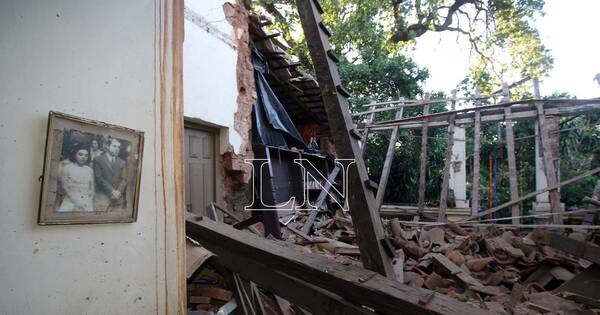 La Nación / Cayó el techo de la histórica Casona Gondra en la Chacarita