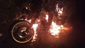 Motocicleta se incendió en el B° Fátima de Encarnación