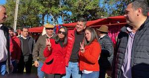 La Nación / Santiago Peña destaca participación de precandidata más joven por Honor Colorado
