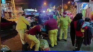 Bomberos entregaron abrigos y alimentos a personas en situación de calle - PARAGUAYPE.COM