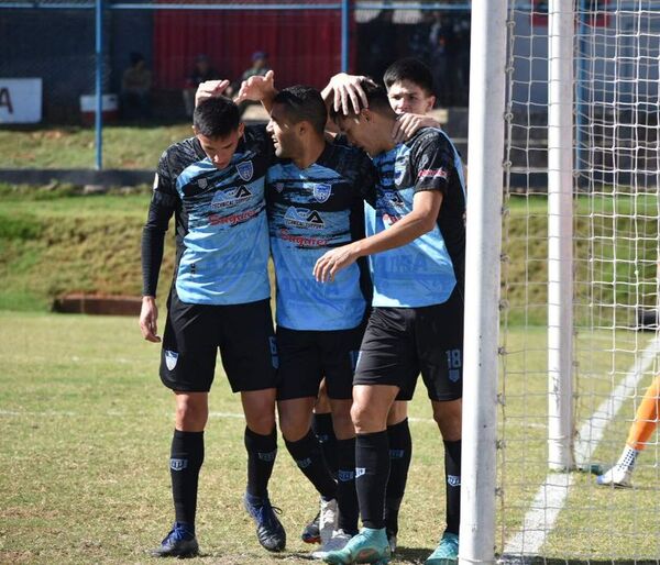 Atyrá brinda la sorpresa en la Intermedia - Fútbol - ABC Color