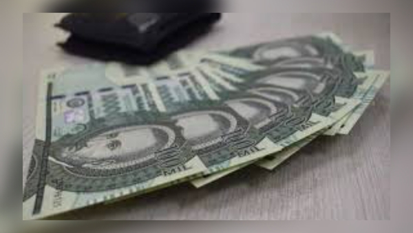 Compartía una ronda de tragos y se llevaron su billetera