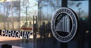 La Nación / BCP cuenta con reservas suficientes para cortar cualquier pico de alza del dólar, sostienen