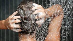 Crónica / ¿Lavarse el pelo después del parto o esperar 40 días?