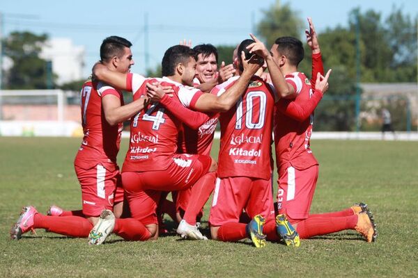 División Intermedia: El domingo es de Fernando de la Mora y Guaraní de Trinidad - Fútbol de Ascenso de Paraguay - ABC Color