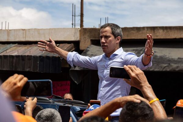 La violencia es un intento por detener a los antichavistas, asegura Guaidó - Mundo - ABC Color