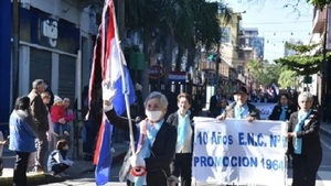 Asunción: Ex estudiantes desfilaron conmemorando la Paz del Chaco - PARAGUAYPE.COM