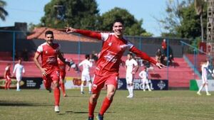Guaraní de Trinidad y Fernando de la Mora escalan