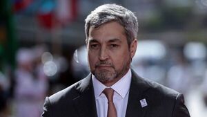 81% de encuestados ven como negativa la imagen de Mario Abdo Benítez, según Celag