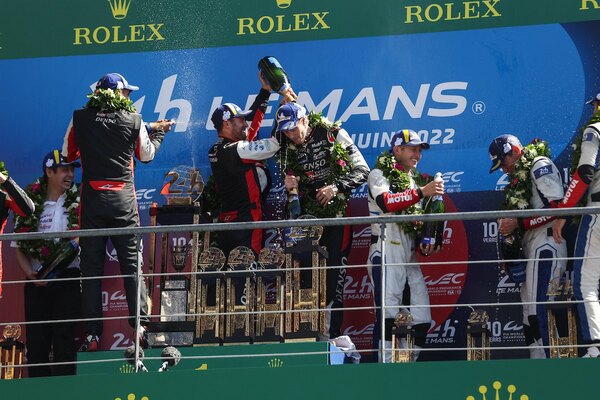 Versus / Toyota suma su quinto Le Mans consecutivo - PARAGUAYPE.COM