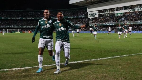 Palmeiras recupera el liderato en Brasil