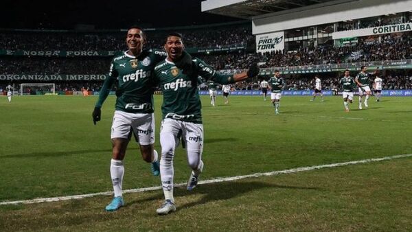 Palmeiras recupera el liderato en Brasil