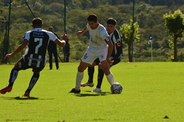 Versus / Agustín Canobbio advierte de la "fuerza" y "competitividad" de Libertad - PARAGUAYPE.COM