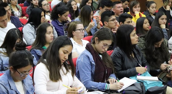 Feria de empleo para estudiantes de derecho reunió a más de 200 interesados